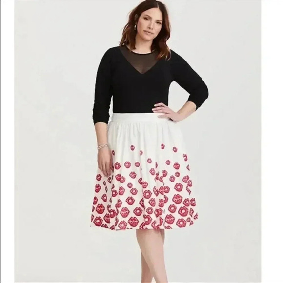 Torrid Betty Boop Lips Pleat Skirt - Picture 1 of 4